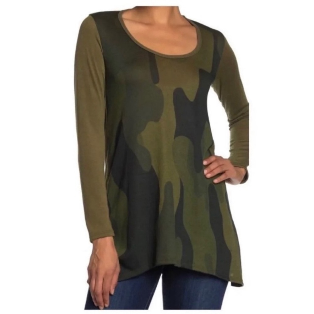 Go Couture Green Camo Print Relaxed Long Sleeve top - NWOT - Medium